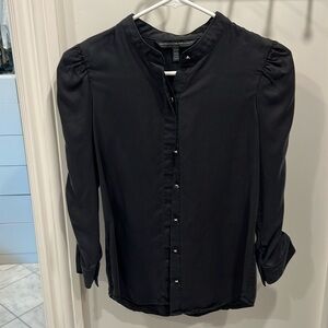 Women’s black top